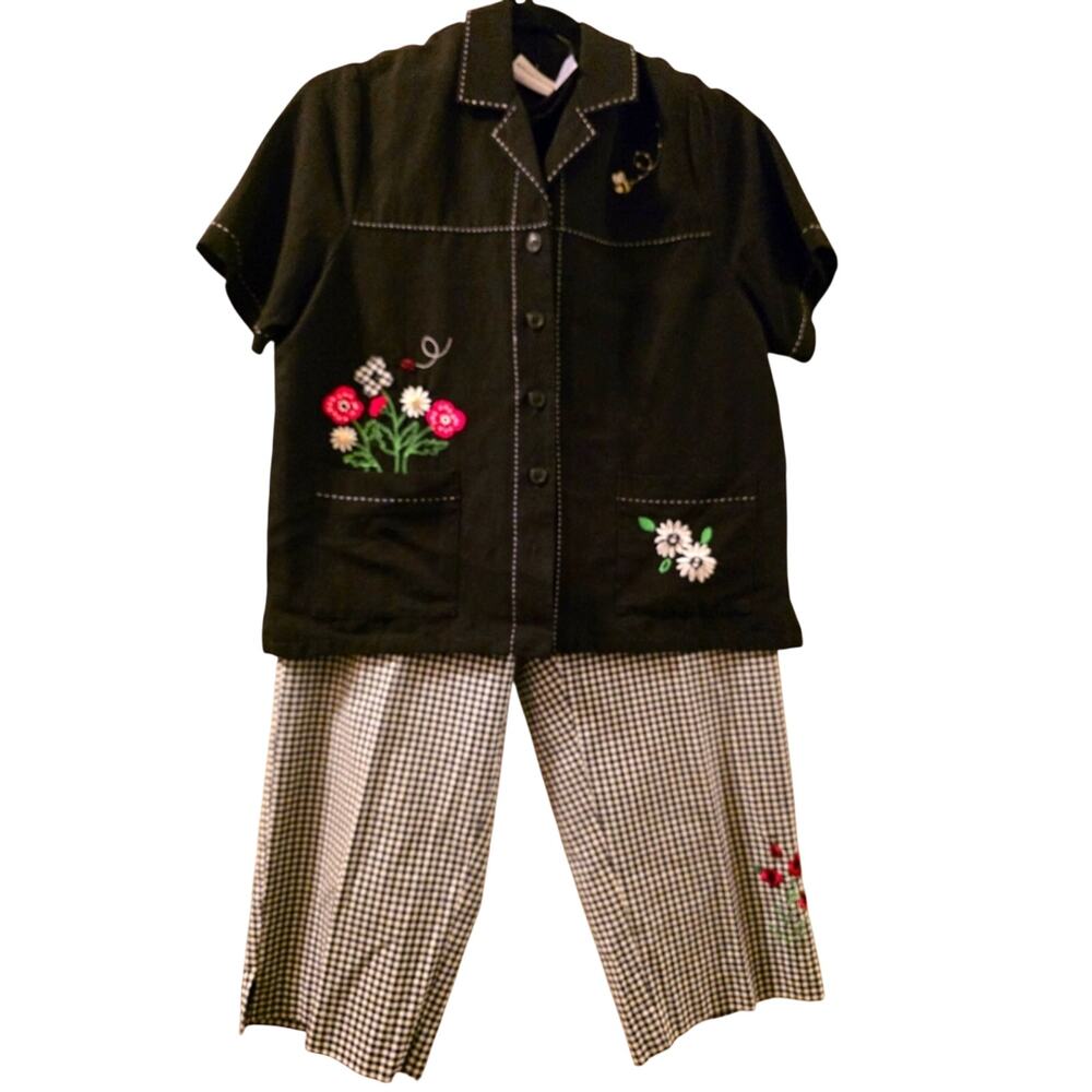 Vtg 90s Floral Embroidered Top & Checkered Capri Pants Set Size 8P Black/White